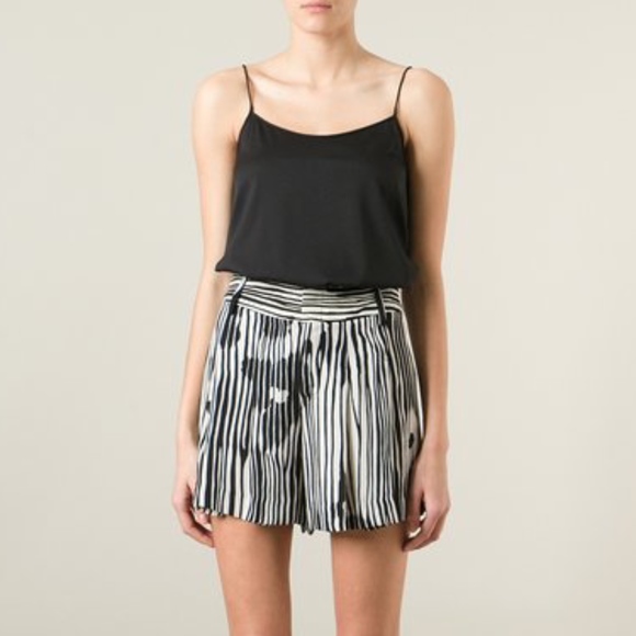 [ SOLD ] Alice + Olivia > Pleated Striped Shorts - Picture 3 of 8